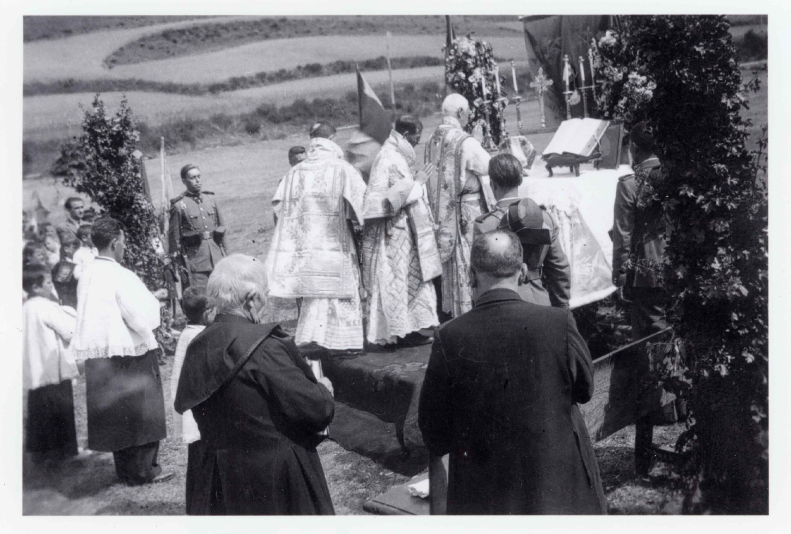 Misa de acción de gracias tras la toma de Liébana por la tropas franquistas, septiembre de 1937: El papel de la Iglesia en la guerra civil