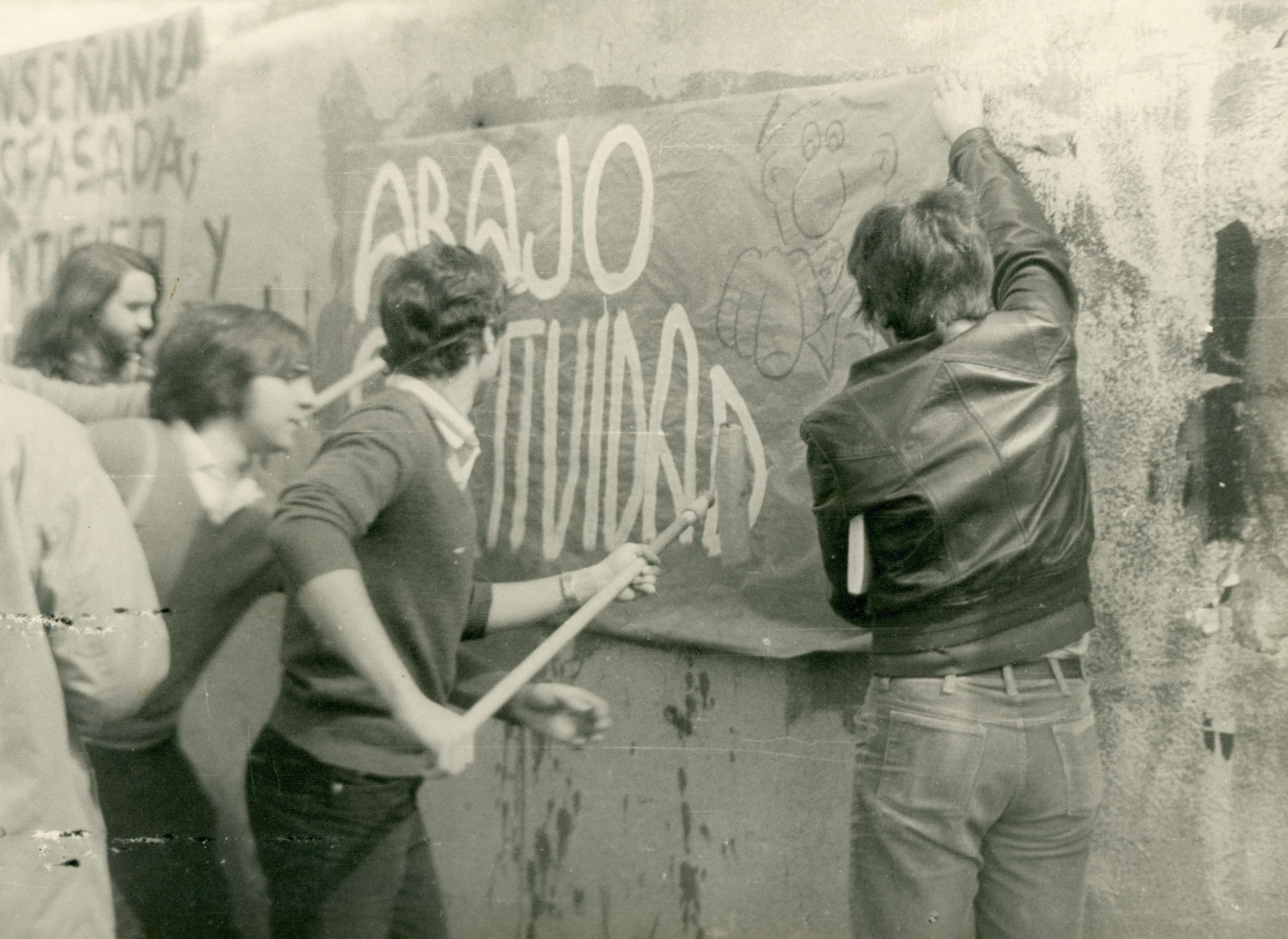 Los estudiantes y la larga travesía: de la de la postguerra al final de la transición