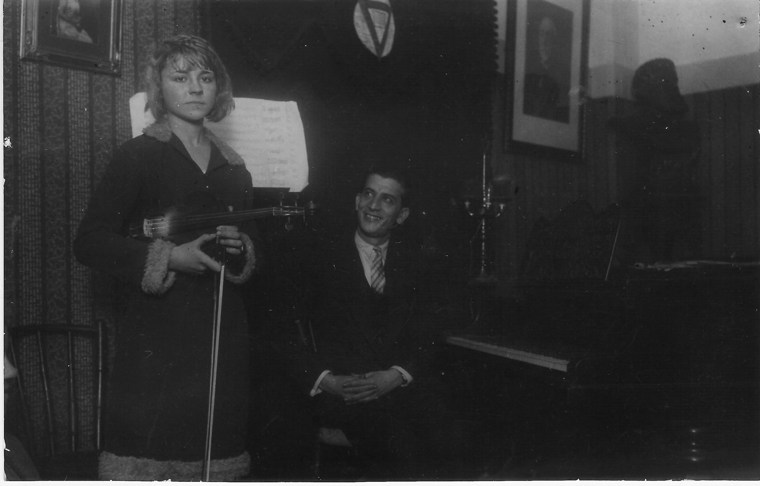 María Dinten en el Ateneo Popular con Jesús Estefanía el 08-01-1929.Foto Fernbando Vierna