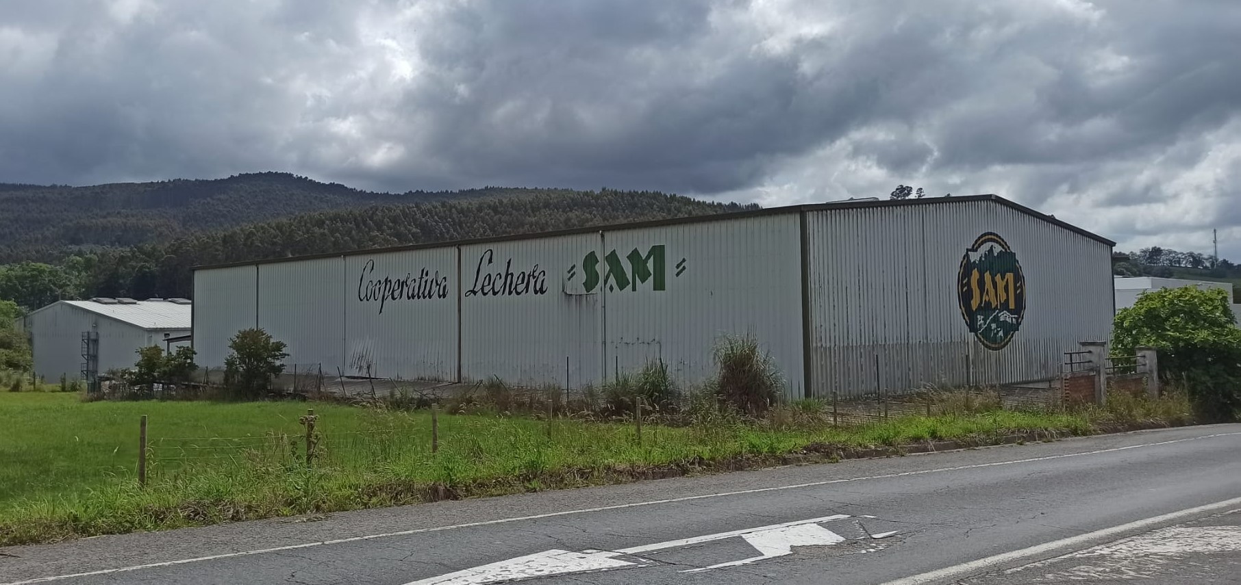 Estado actual de una de las naves de la fabrica en Renedo. Desmemoriados 