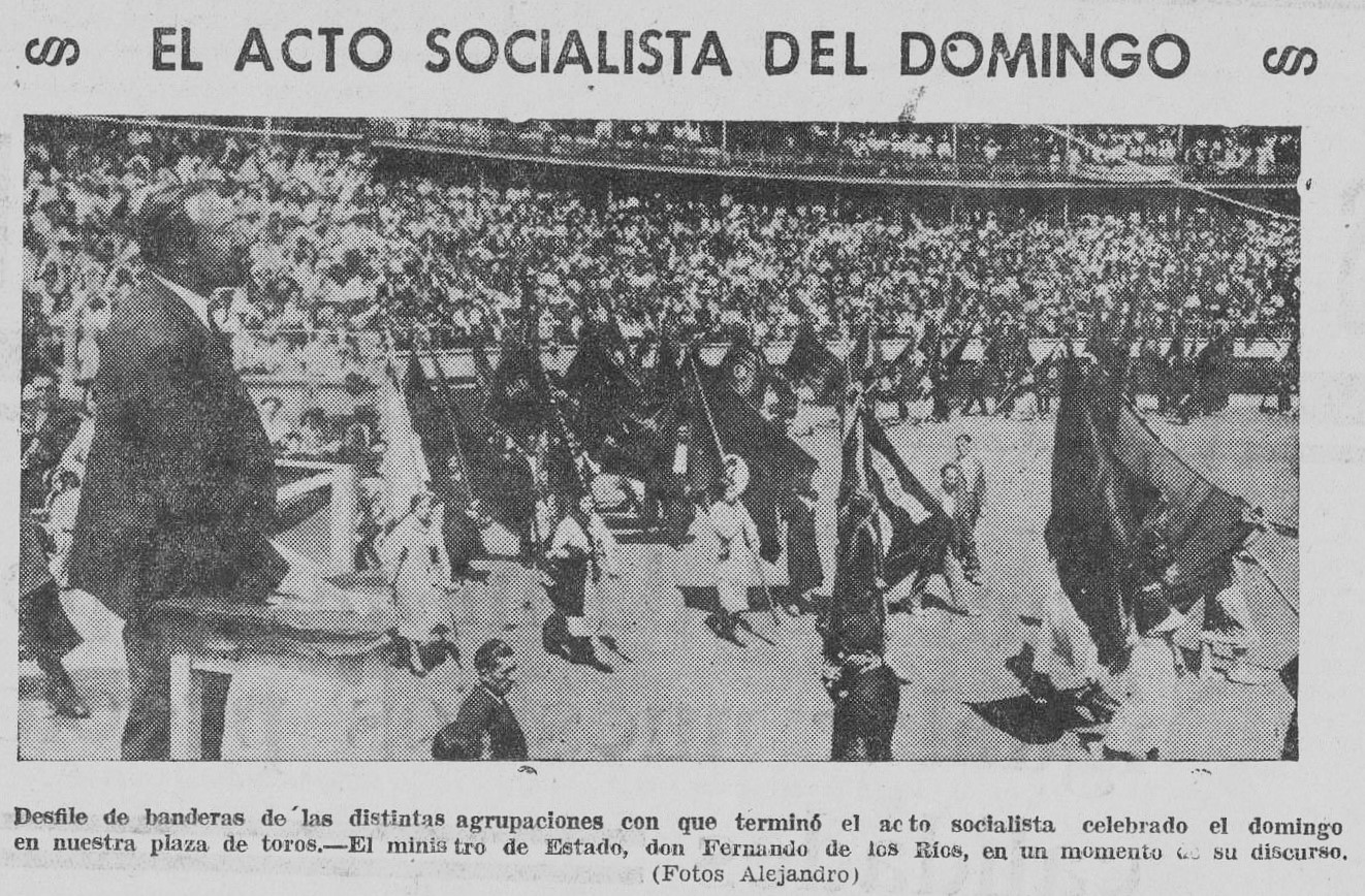 Montaje fotográfico de Alejandro. Fernando de los Ríos y desfile de banderas de las agrupaciones socialistas en la plaza de toros de Santander. La Voz de Cantabria, 29 de agosto de 1933