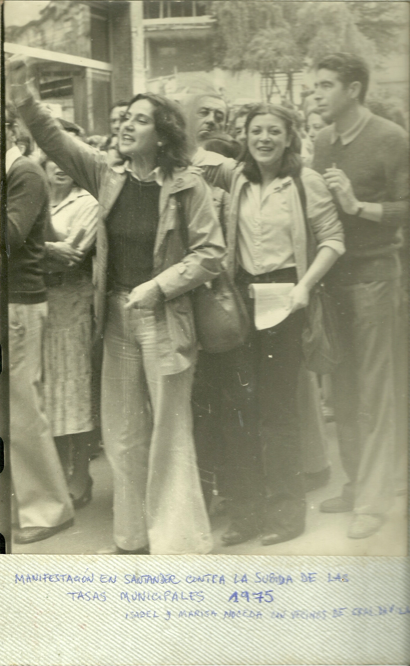 Isabel Tejerina en la manifestación contra la Subida de las Tasas Municipales en 1975.