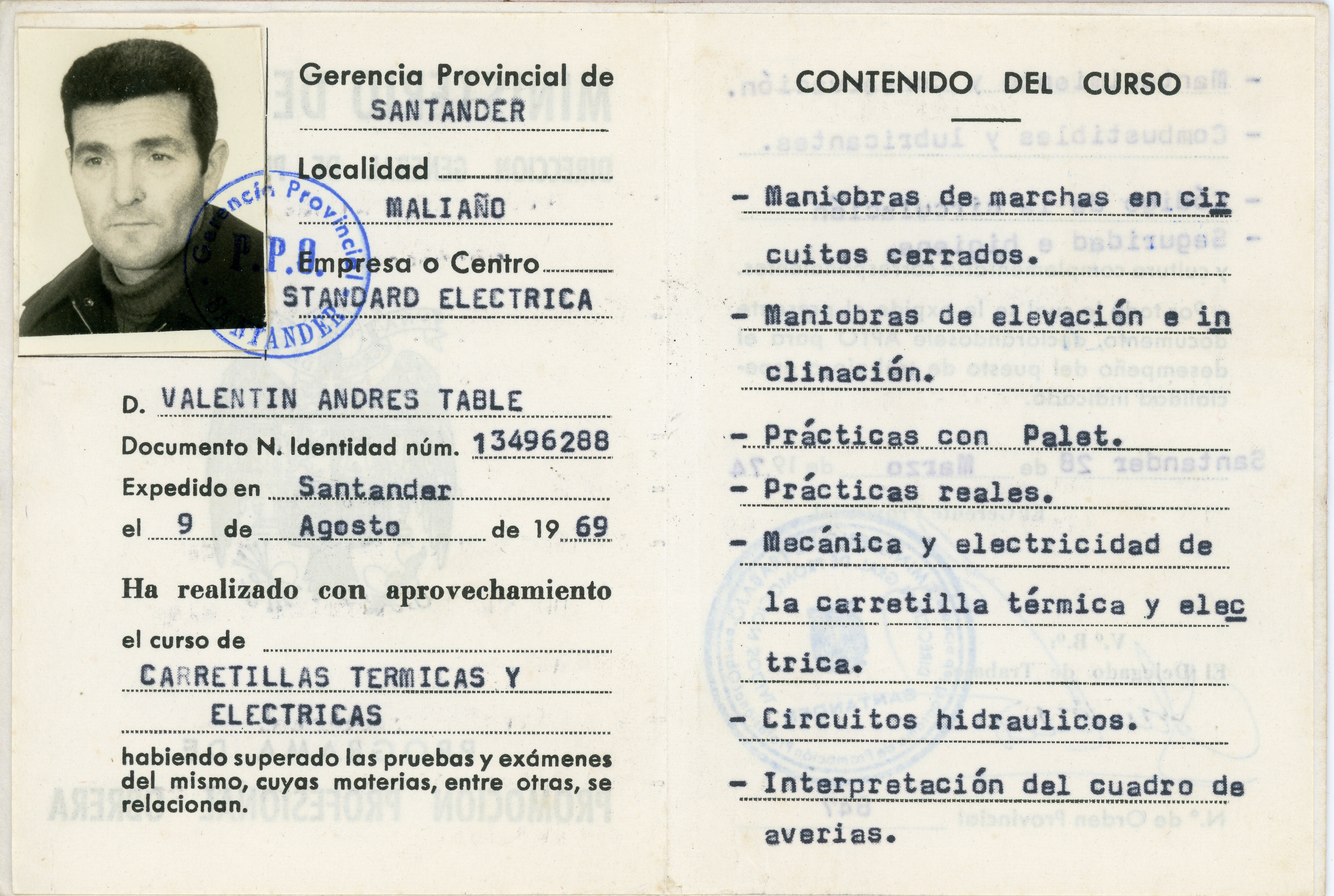 Valentín Andrés trabajando en Standard Eléctrica de Maliaño en los años 60